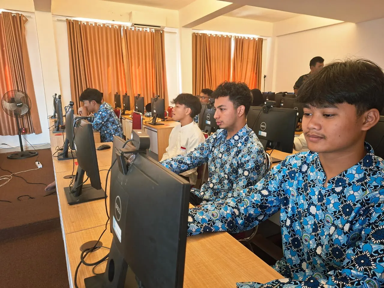 Penilaian Sumatif Akhir Tahun (PSAT) Kelas X dan XI Tahun Ajaran 2025/2026 Berjalan Lancar