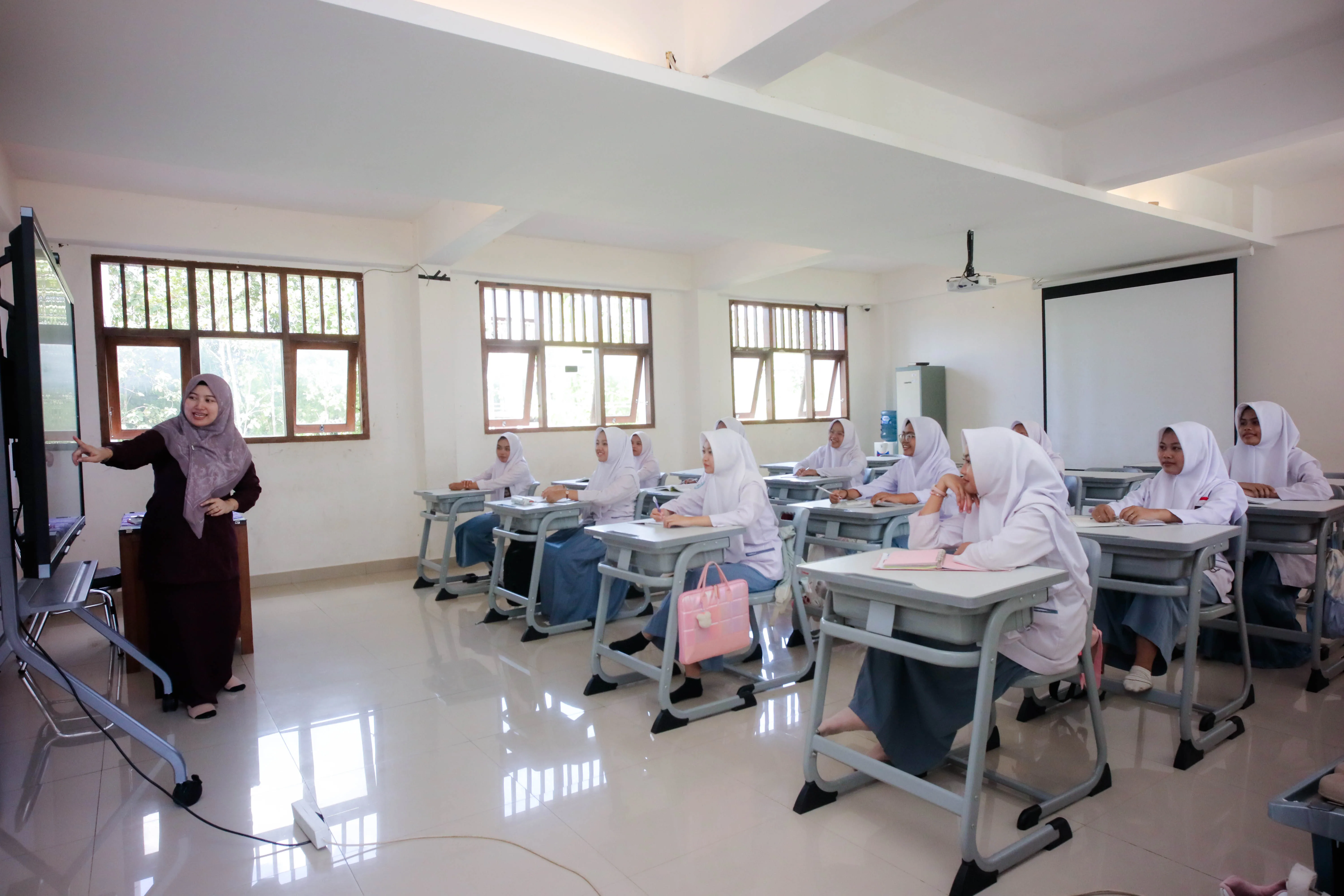 REGULER SAINS CLASS